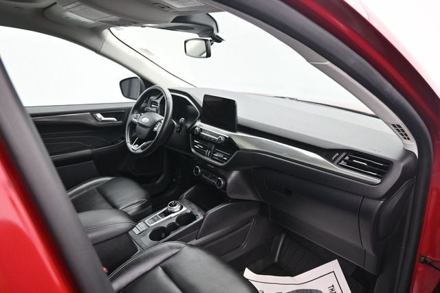 2022 Ford Escape Titanium Panoramic Sunroof Class II Trailer Tow Package