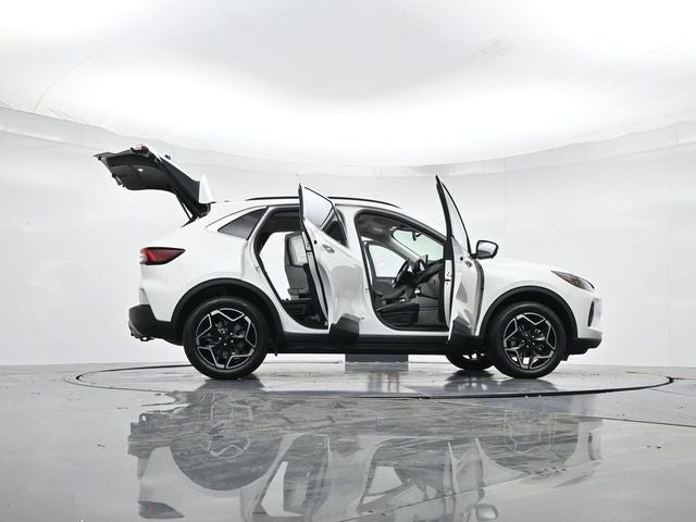 2026 Ford Escape Platinum