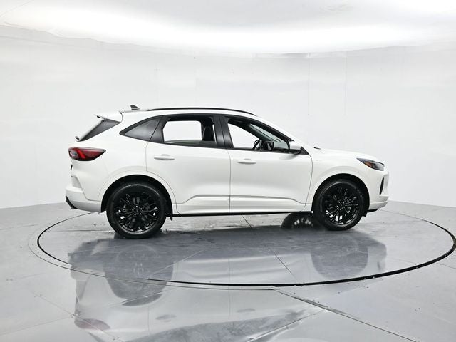 2026 Ford Escape ST-Line Elite