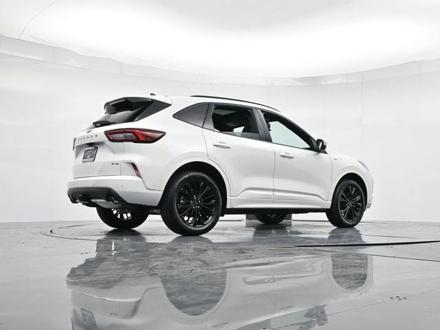 2026 Ford Escape ST-Line Elite