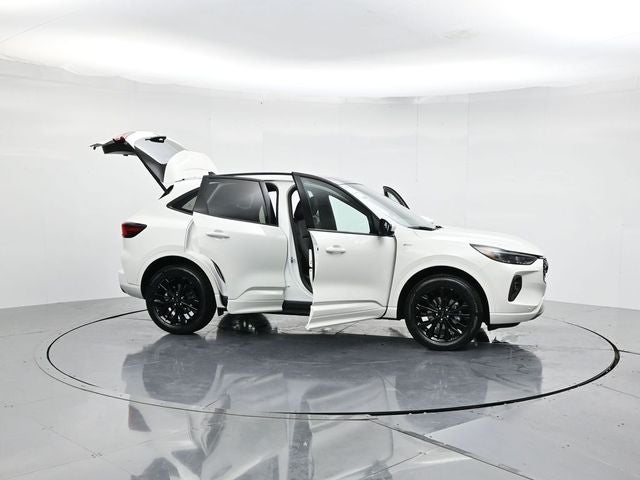2026 Ford Escape ST-Line Elite