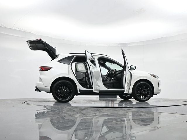 2026 Ford Escape ST-Line Elite