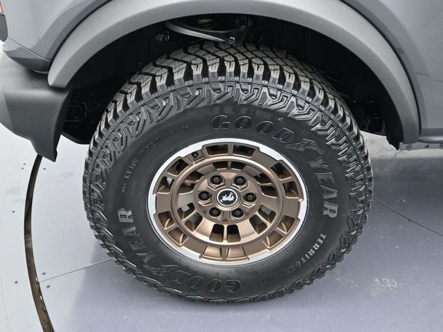 2025 Ford Bronco Base "Sinister Bronze Package"