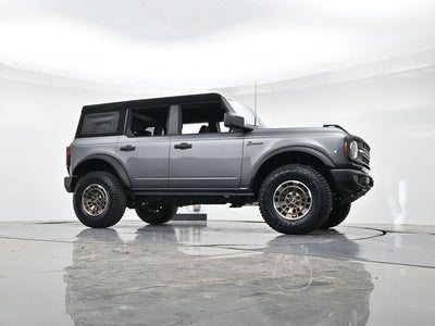 2025 Ford Bronco Base "Sinister Bronze Package"