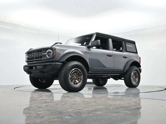 2025 Ford Bronco Base "Sinister Bronze Package"