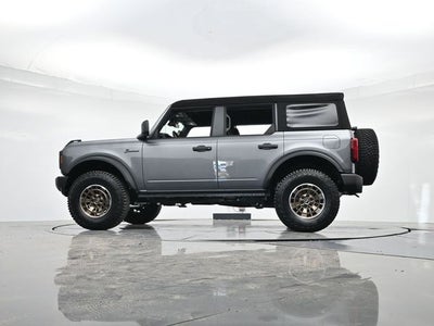 2025 Ford Bronco Base "Sinister Bronze Package"