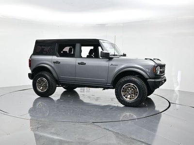 2025 Ford Bronco Base "Sinister Bronze Package"