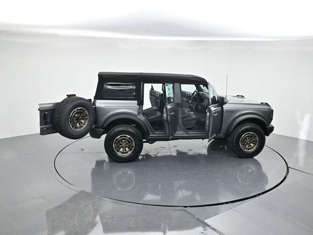 2025 Ford Bronco Base "Sinister Bronze Package"