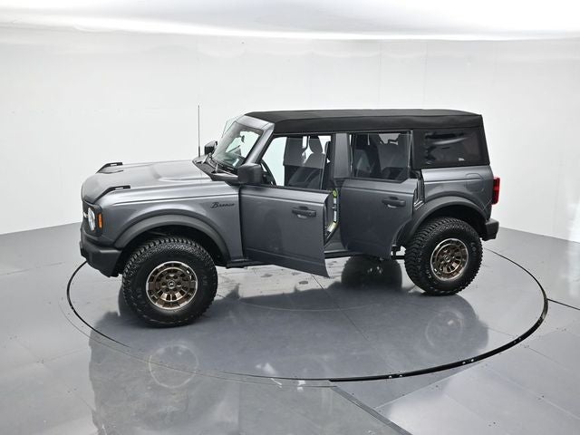 2025 Ford Bronco Base "Sinister Bronze Package"