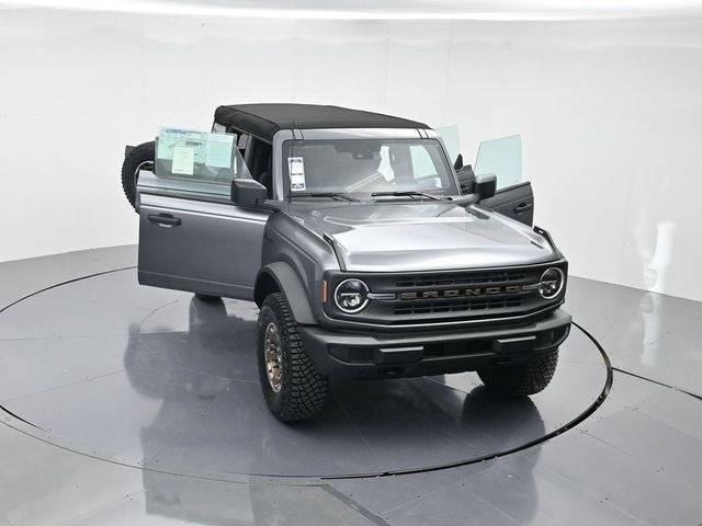 2025 Ford Bronco Base "Sinister Bronze Package"