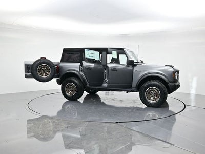 2025 Ford Bronco Base "Sinister Bronze Package"