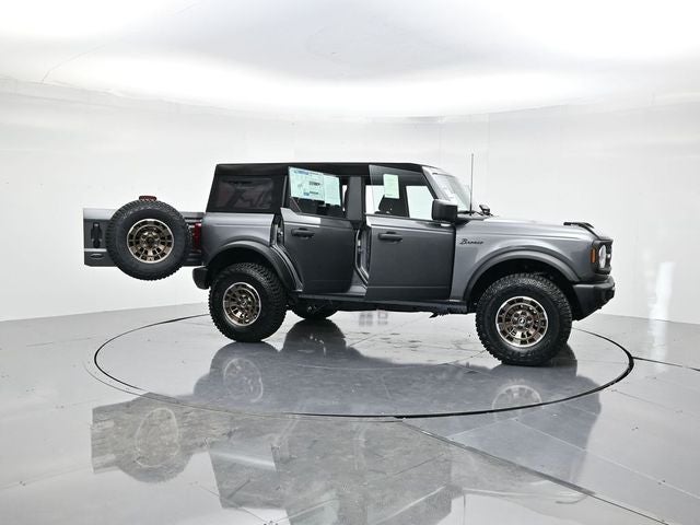 2025 Ford Bronco Base "Sinister Bronze Package"
