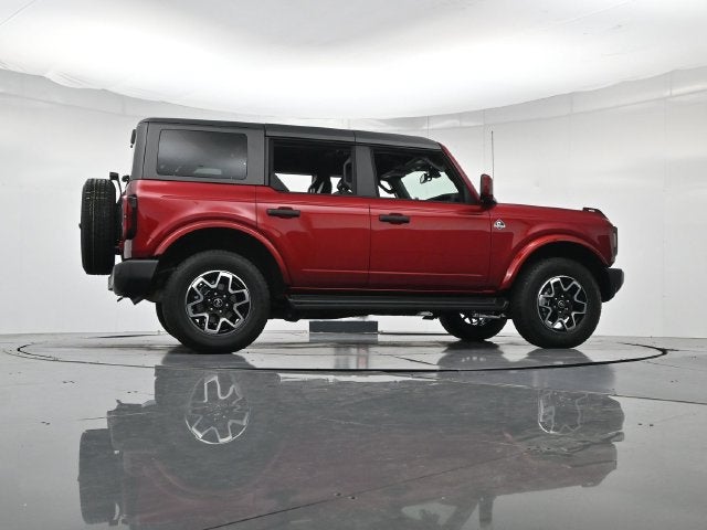 2026 Ford Bronco Outer Banks Lux 4DR