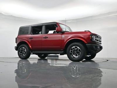 2026 Ford Bronco Outer Banks Lux 4DR