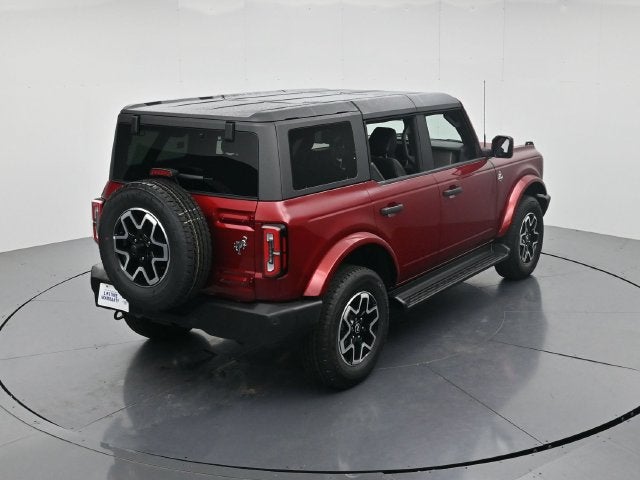 2026 Ford Bronco Outer Banks Lux 4DR