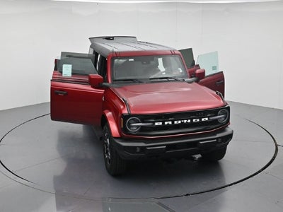 2026 Ford Bronco Outer Banks Lux 4DR