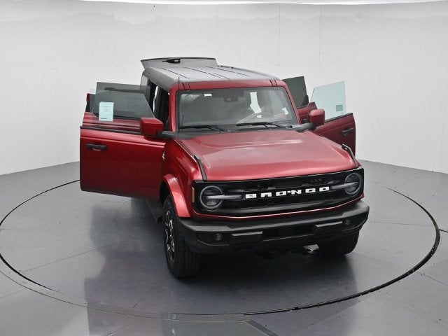 2026 Ford Bronco Outer Banks Lux 4DR