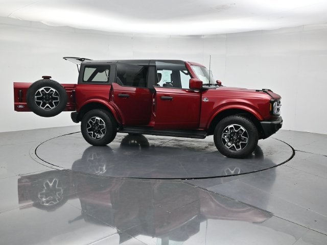 2026 Ford Bronco Outer Banks Lux 4DR