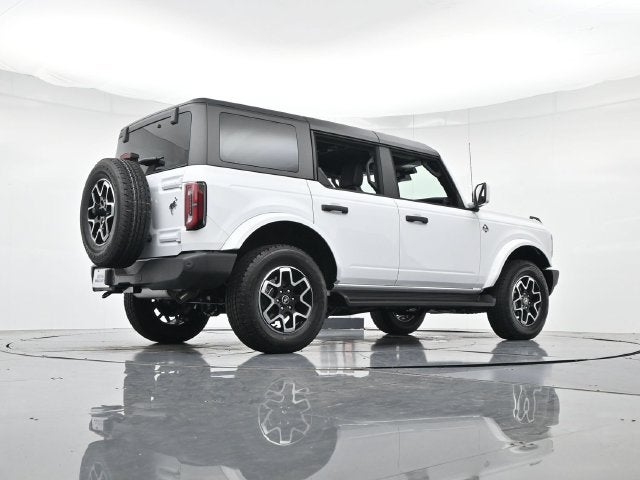 2026 Ford Bronco Outer Banks Lux 4 DR