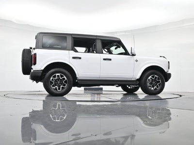 2026 Ford Bronco Outer Banks Lux 4 DR