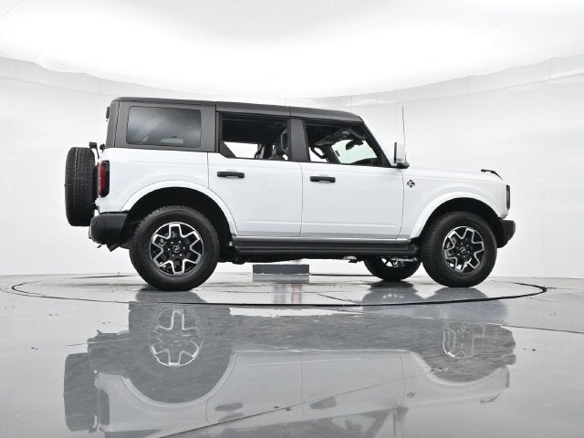 2026 Ford Bronco Outer Banks Lux 4 DR