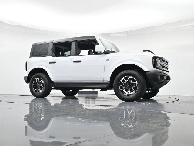 2026 Ford Bronco Outer Banks Lux 4 DR
