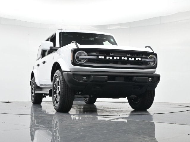 2026 Ford Bronco Outer Banks Lux 4 DR