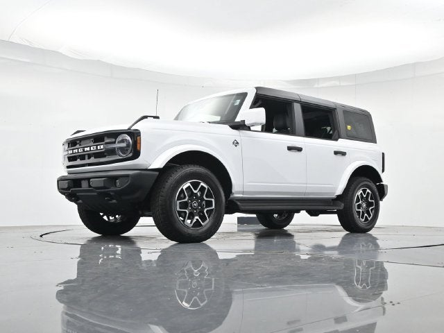 2026 Ford Bronco Outer Banks Lux 4 DR