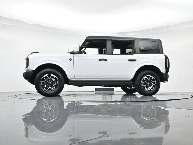2026 Ford Bronco Outer Banks Lux 4 DR