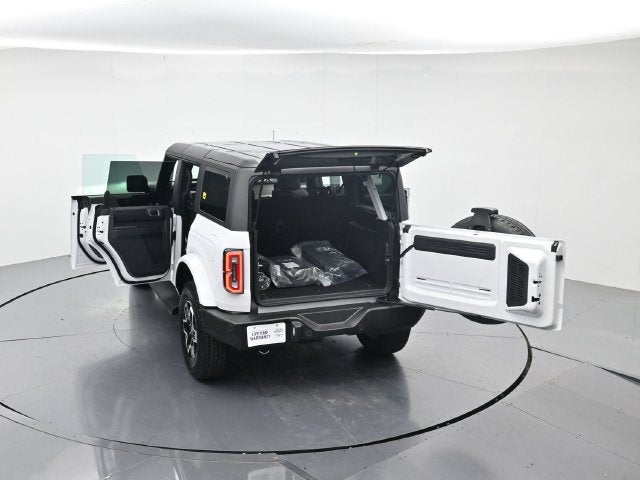 2026 Ford Bronco Outer Banks Lux 4 DR
