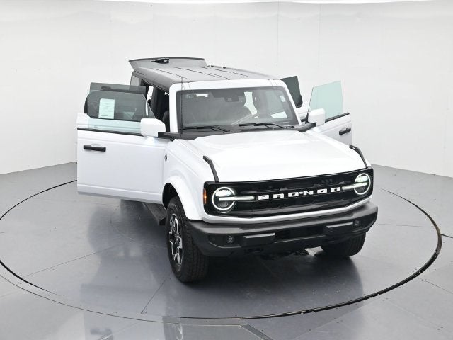 2026 Ford Bronco Outer Banks Lux 4 DR