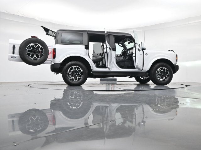 2026 Ford Bronco Outer Banks Lux 4 DR