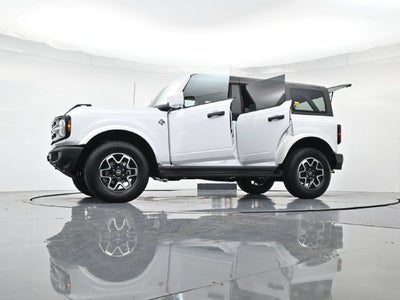 2026 Ford Bronco Outer Banks Lux 4 DR