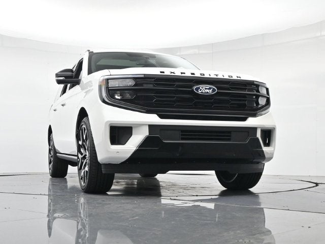 2027 Ford Expedition Max Platinum Stealth Performance & Heavy Duty Trailer Tow