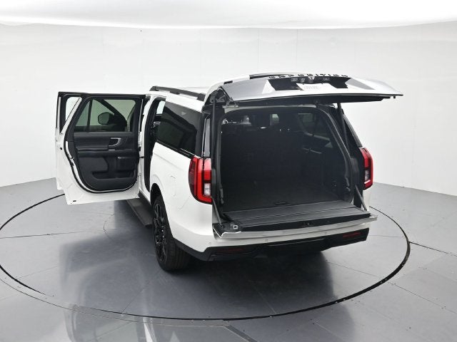 2027 Ford Expedition Max Platinum Stealth Performance & Heavy Duty Trailer Tow