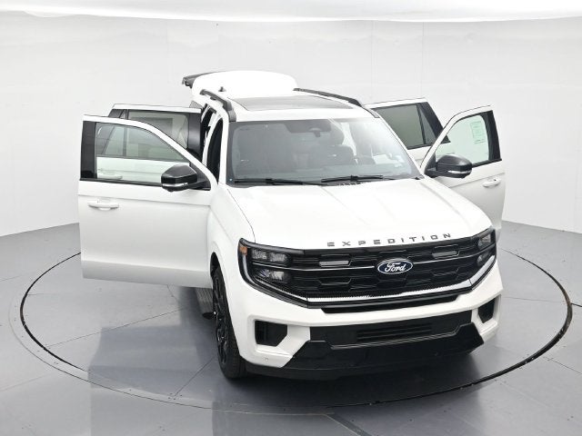 2027 Ford Expedition Max Platinum Stealth Performance & Heavy Duty Trailer Tow