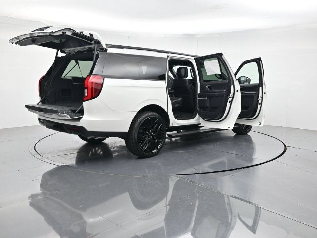 2027 Ford Expedition Max Platinum Stealth Performance & Heavy Duty Trailer Tow