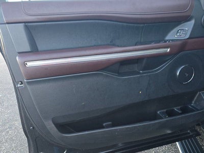 2023 Ford Expedition Max Limited 7-Passenger 2nd Row Cpt Seats