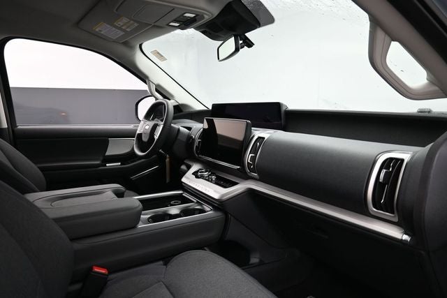 2027 Ford Expedition Active 4X2