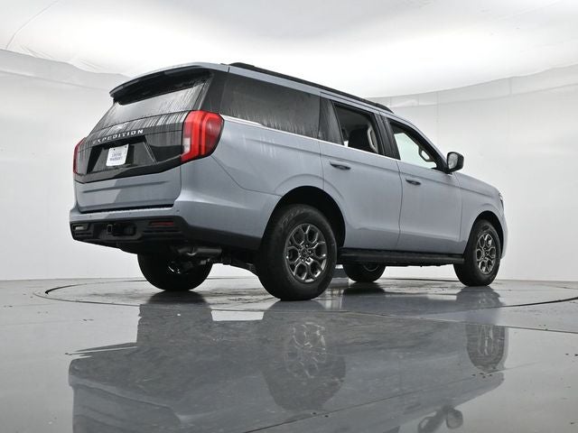 2027 Ford Expedition Active 4X2