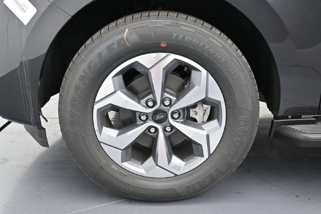 2027 Ford Expedition Active Family Travel Package