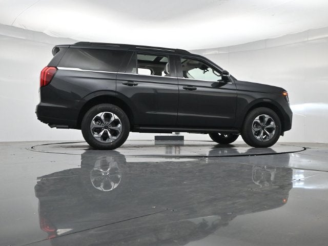 2027 Ford Expedition Active Family Travel Package