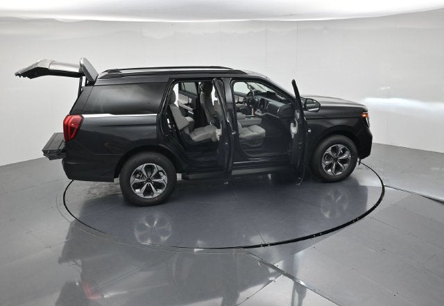 2027 Ford Expedition Active Family Travel Package