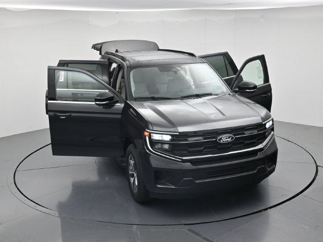 2027 Ford Expedition Active Family Travel Package