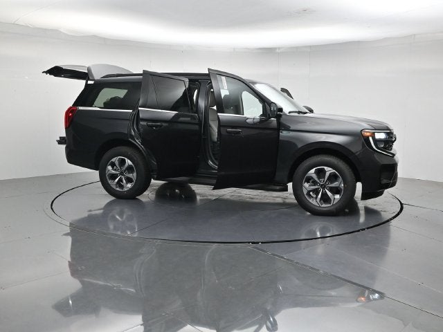 2027 Ford Expedition Active Family Travel Package