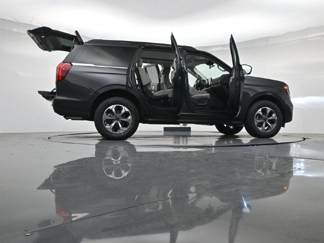2027 Ford Expedition Active Family Travel Package