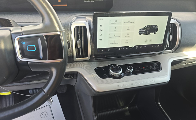 2025 Ford Expedition Active
