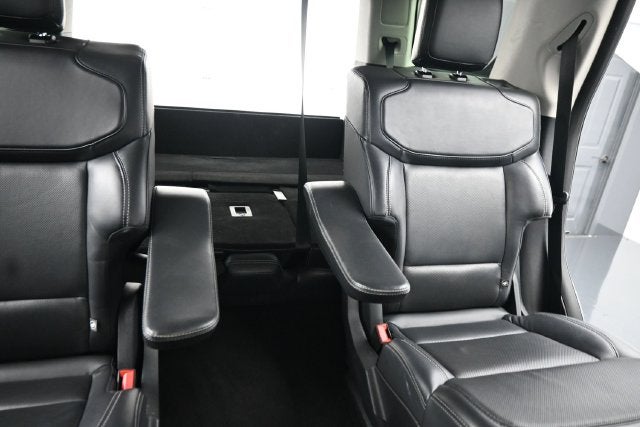 2025 Ford Expedition Platinum with Panoramic Roof, Heated 2nd Row, and Tow Packa