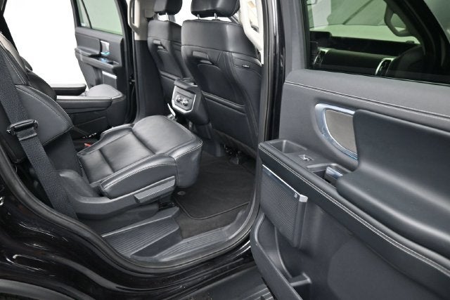 2025 Ford Expedition Platinum with Panoramic Roof, Heated 2nd Row, and Tow Packa
