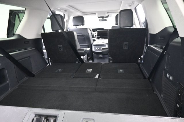 2025 Ford Expedition Platinum with Panoramic Roof, Heated 2nd Row, and Tow Packa